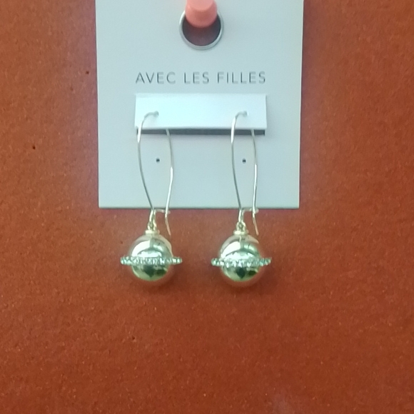 Earring - Picture 2 of 3